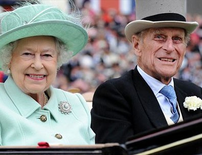Prens Philip hastanede kalacak!
