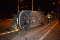 Refüje Çarpan Otomobil Takla Attı Açıklaması 1 Yaralı