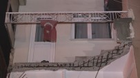 Zeytinburnu'nda Bir Binanın Balkonu Çöktü
