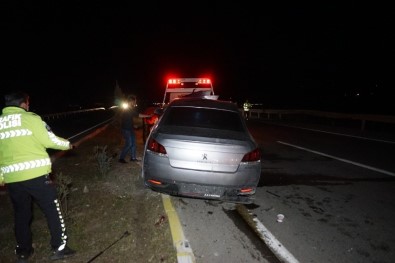 Balıkesir'de 3 Aracın Karıştığı Kazada 3 Kişi Yaralandı