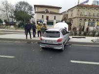 Fatih'te Otomobilin Yoldan Çıkma Anı Kamerada