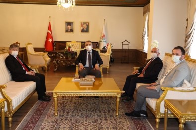 KOP Başkanı Şahin, Belediye Başkanı Savran'ı Ziyaret Etti