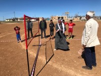 Mardin'de Köylülerden Şalvarlı Ve Fistanlı Badminton Maçı Haberi