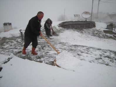 Posof'ta  Kar Hayatı Olumsuz Etkiliyor