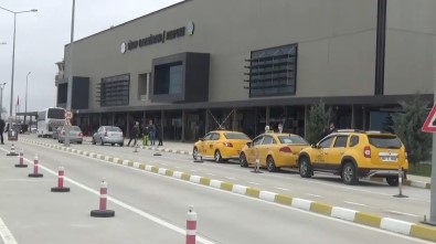 Sinop Havaalanı'ndaki İşletmeciler, Kira Bedellerindeki İptal Ve İndirimi Sevinçle Karşıladı