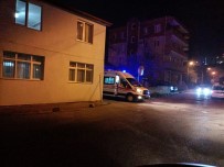 Bıçakla Kendisine Zarar Verdi