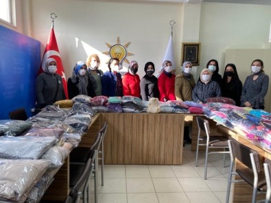 Yalova'da AK Parti Çiftlikköy İlçe Kadın Kolları, Diyarbakır'a Yardım Eli Uzatıyor