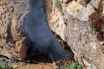Falezlerdeki Mağaradan Çıkan Siyah Dumanlar İtfaiye Ve Polisi Alarma Geçirdi Haberi