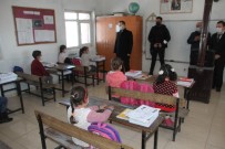 Kaymakam Demirer'den Yüz Yüze Eğitime Başlayan Öğrencilere Ziyaret