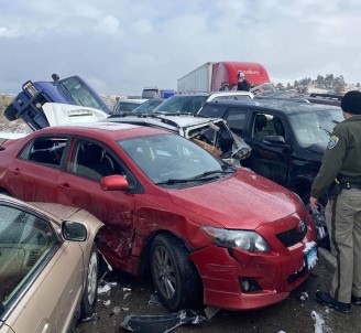 ABD'de 30'Dan Fazla Araç Birbirine Girdi Açıklaması 2 Yaralı