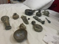 Fatih'te Otelde Tarihi Eser Ele Geçirildi