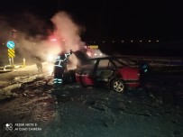 Kırklareli'nde Tıra Çarpan Otomobil Alev Topuna Döndü Haberi