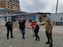 Rize'de Kısıtlamaya Uymayan Çocuklar Polisi Duyunca Ne Yapacağını Şaşırdı Haberi