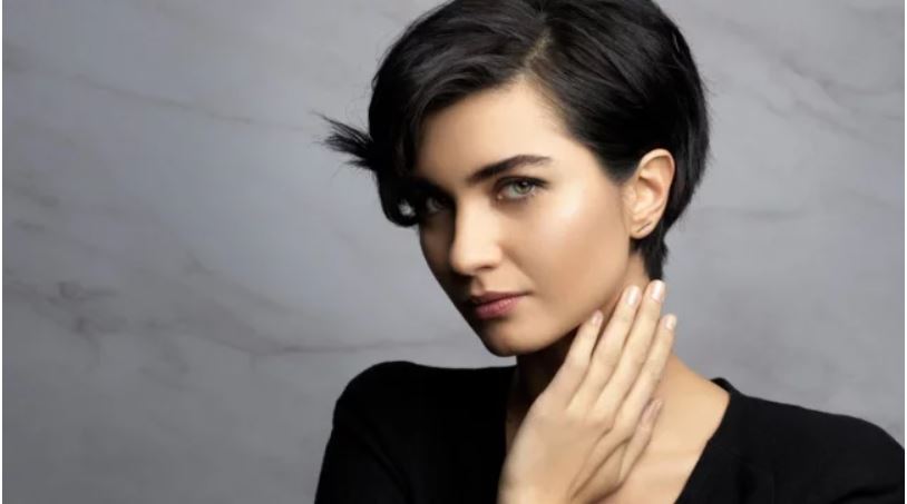 Tuba Büyüküstün'ü görenler tanıyamadı!