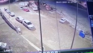 Oto Hırsızı Güvenlik Kamerasına Takıldı