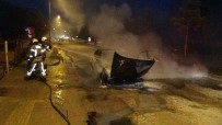 Seyir Halindeki Otomobil Alev Alev Yandı