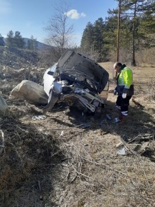 Yoldan Çıkan Otomobil Şarampolde Yuvarlandı Açıklaması 1 Yaralı