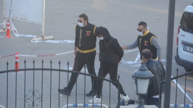 Babasını Kalbinden Bıçaklayıp Öldürmüştü, Tutuklandı