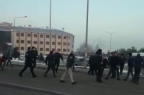 Erzurum'da Minibüs Şoförlerinin Taşlı Sopalı Kavgası Açıklaması 9 Yaralı