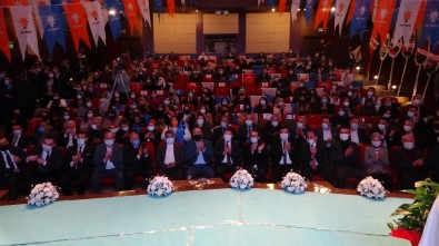 Uşak AK Parti'de Gençlik Yönetimi Güven Tazeledi