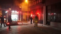 İzmir'de Marangoz Atölyesinde Korkutan Yangın Haberi