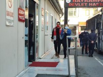 Kadıköy'de Gözaltına Alınan HDP'liler Sağlık Kontrolünden Geçirildi Haberi