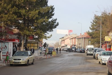 28 Kez Sallanan Sarıoğlan'da Vatandaşlar Diken Üstünde