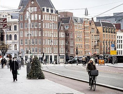 Hollanda'dan flaş korona kararı! Uzattılar!