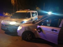 Polis Aracına Çarpıp Kaçan Alkollü Sürücü Ve Yanındaki Şahıs Yakalandı