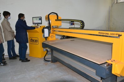 Siverek'te Öğrenciler 10 Ton Dezenfektan Üretti