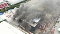 Ümraniye'de Fabrikada Çıkan Yangın Havadan Görüntülendi Haberi