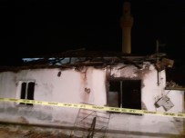 Akhisar'da Cami Lojmanında Yangın Açıklaması 1 Ölü, 2 Yaralı Haberi