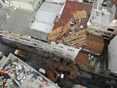 Çatılar Uçtu, Eşyalar Ortalıkta Kaldı