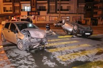 İki Otomobilin Hurdaya Döndüğü Kazada 1'İ Bebek 7 Yaralı