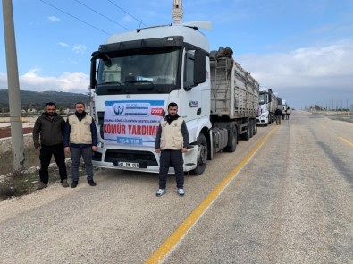 Kahta'dan Suriye'ye 4 Tır Kömür Yardımı