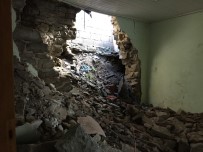 Üs Kurdukları Metruk Evin Duvarını, Hazine Ararken Yıktılar Haberi