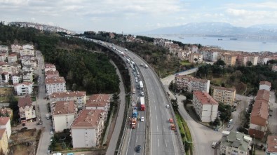 2 Tır Çarpıştı, TEM'de Kilometrelerce Uzunlukta Kuyruk Oluştu