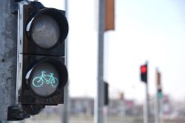 Bisiklet Şehri Konya'da, Bisiklet Trafik Işıklarının Sayısı Artırılıyor Haberi