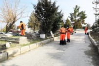 Battalgazi'deki Mezarlıklar Yoğun Bakıma Alındı