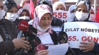 Diyarbakır'da Evlat Nöbetindeki Aileler, 'Kahrolsun HDP Ve PKK' Sloganları İle Yürüdü Haberi