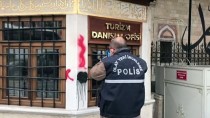 Edirne'de 'Altın Üçgendeki' Heykel Ve Duvarlara Sprey Boyayla Zarar Veren Şüpheliler Bıraktıkları El İzinden Bulunacak