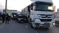 Kütahya'da Otomobil İle Tır Çarpıştı Açıklaması 3 Yaralı