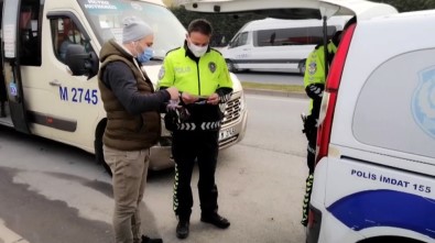 (ÖZEL) Fazla Yolcu Taşıyan Minibüs Şoförüne Trafik Polisi Şoku