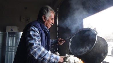 (Özel) Kalaycılık Mesleğini Tek Başına Ayakta Tutmaya Çalışıyor
