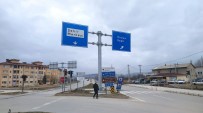 Hisarcık'ta Yeni Yola Dev Yön Levhaları Dikildi Haberi