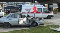 Kırmızı Işık İhlali Yapan Aracın Çarptığı Sürücü Otomobilde Sıkıştı