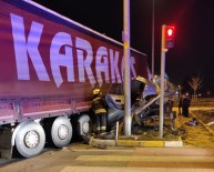 Konya'da Tır İle Otomobil Çarpıştı Açıklaması 5 Yaralı
