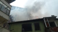 (Özel) Kağıthane'de Yangın Paniği Açıklaması Binanın Çatısı Alev Alev Yandı Haberi