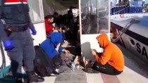 İzmir'de Yasa Dışı Geçiş Hazırlığındaki 51 Düzensiz Göçmen Yelkenli Yatta Yakalandı Haberi