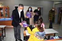 Kuşadası Belediyesi'nden 2 Bin 200 Öğrenciye Eğitime Destek Seti